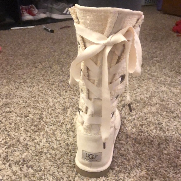 UGG Heirloom Lace up Natural - Picture 3 of 5